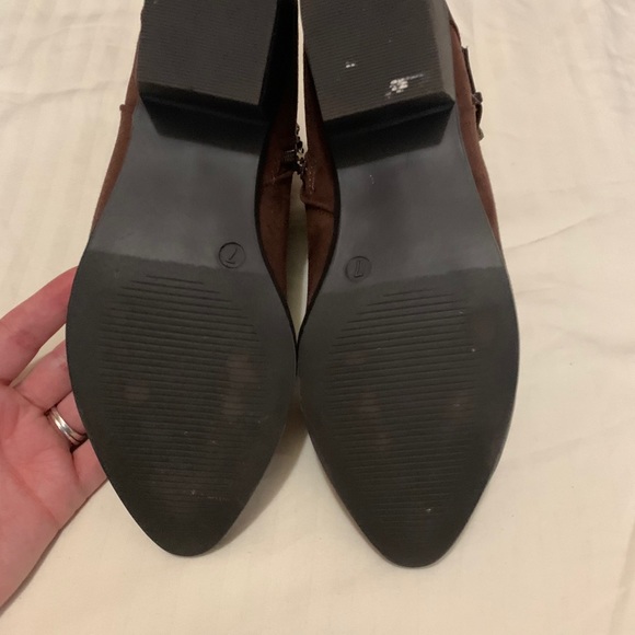 JustFab size 7 booties - Picture 3 of 5